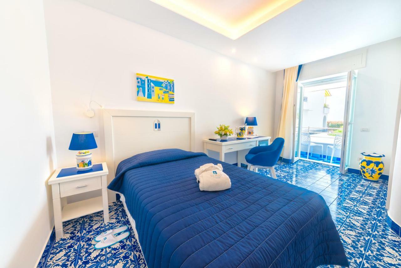 San Michele Hotel & Spa Sant'Angelo  ภายนอก รูปภาพ